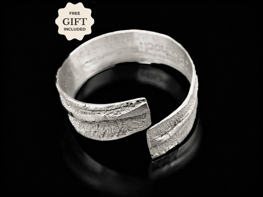 Vena Armreif aus Silber