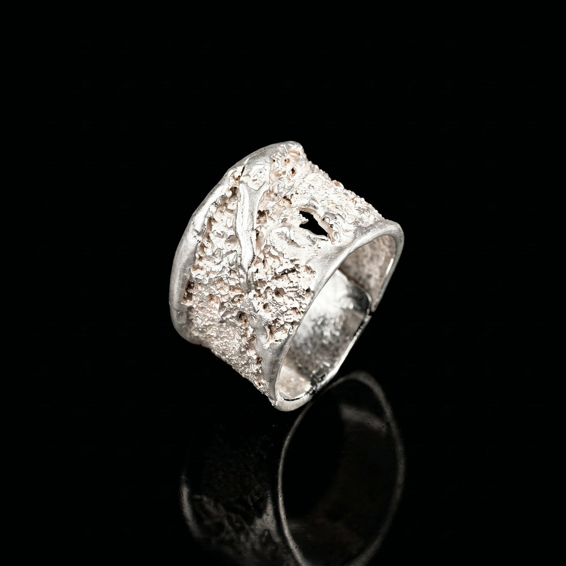 Handmade sterling silver ring with sculptural texture by Angels Hoch