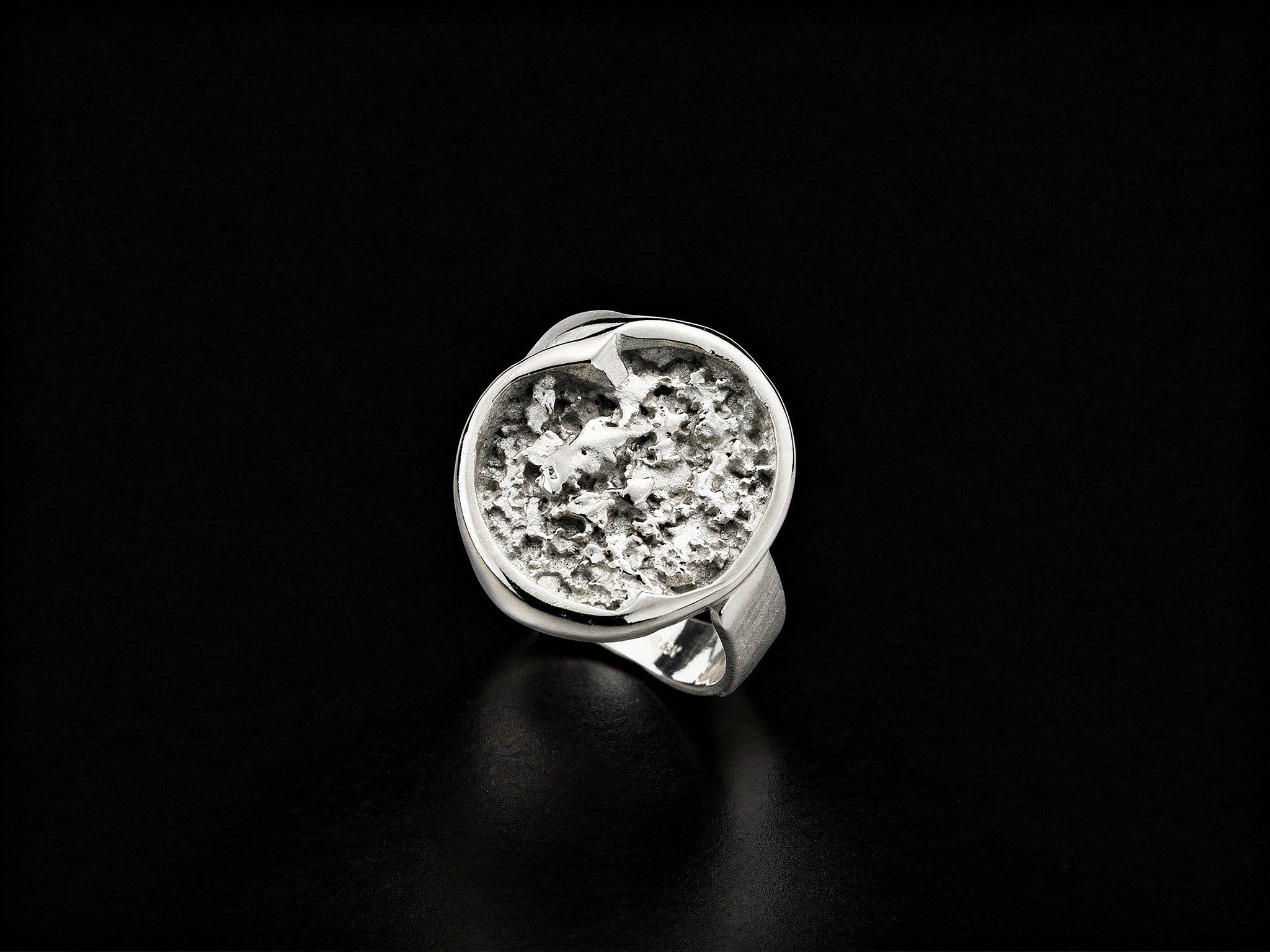 925 sterling silver ring with oval druzy-style gemstone, top view