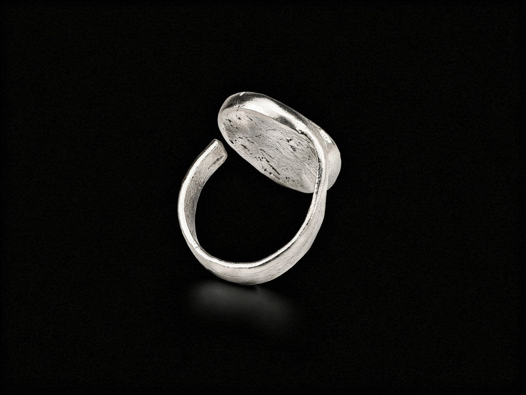 925 sterling silver ring, reverse view with wide open band