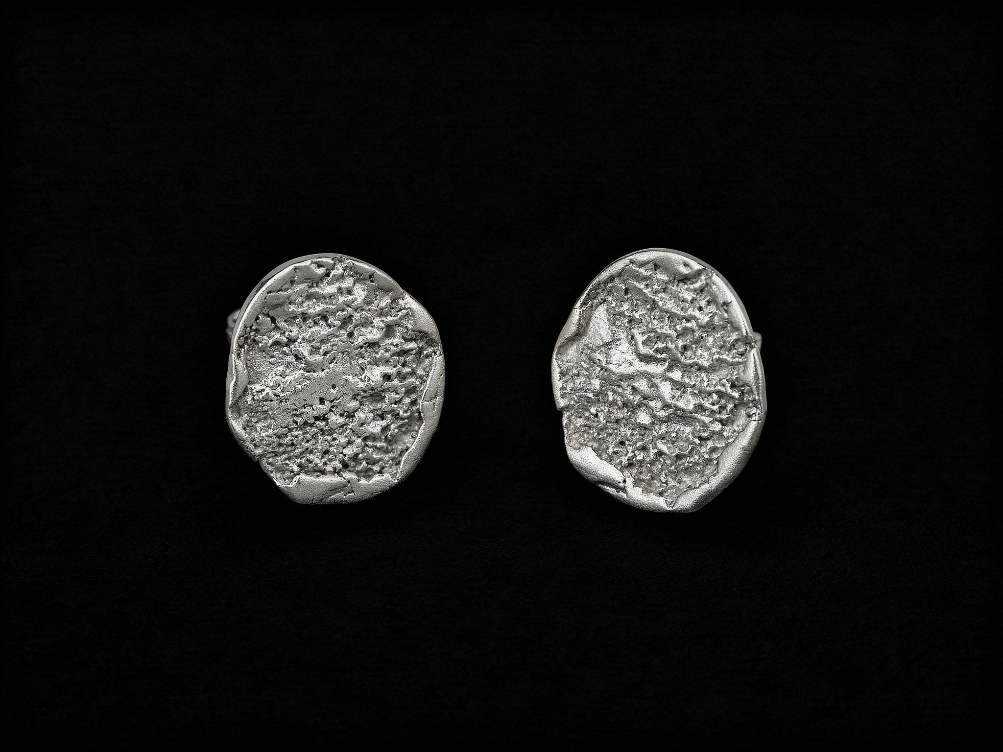 925 sterling silver stud earrings with hammered round discs, textured silver finish
