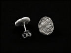 925 sterling silver stud earring with hammered disc face and butterfly back