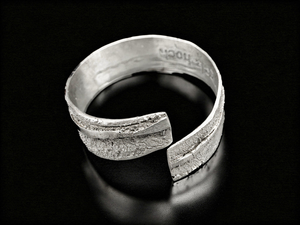 925 sterling silver cuff bracelet side view with geometric stepped open front