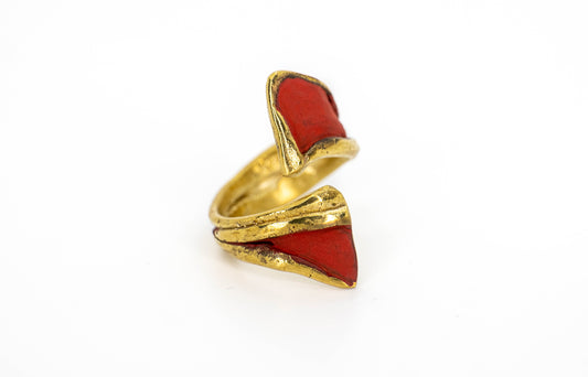 Dragon’s Claw Ring handcrafted in Barcelona