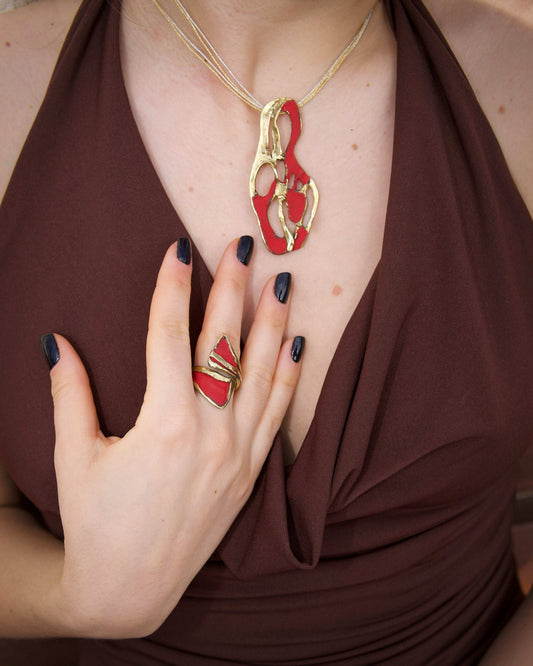 Dragon’s Claw Ring in gold-plated bronze with organic design