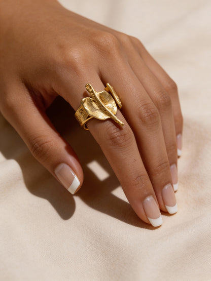 18K Gold Gaudi Ring side view with sculptural profile