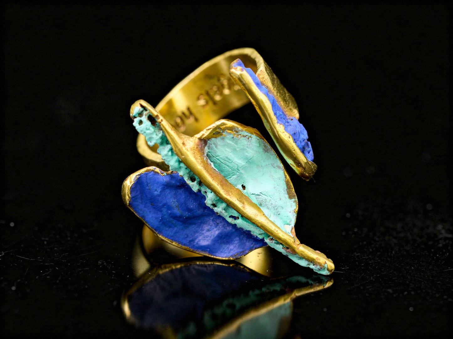 Gaudi Ring side view with sculptural profile