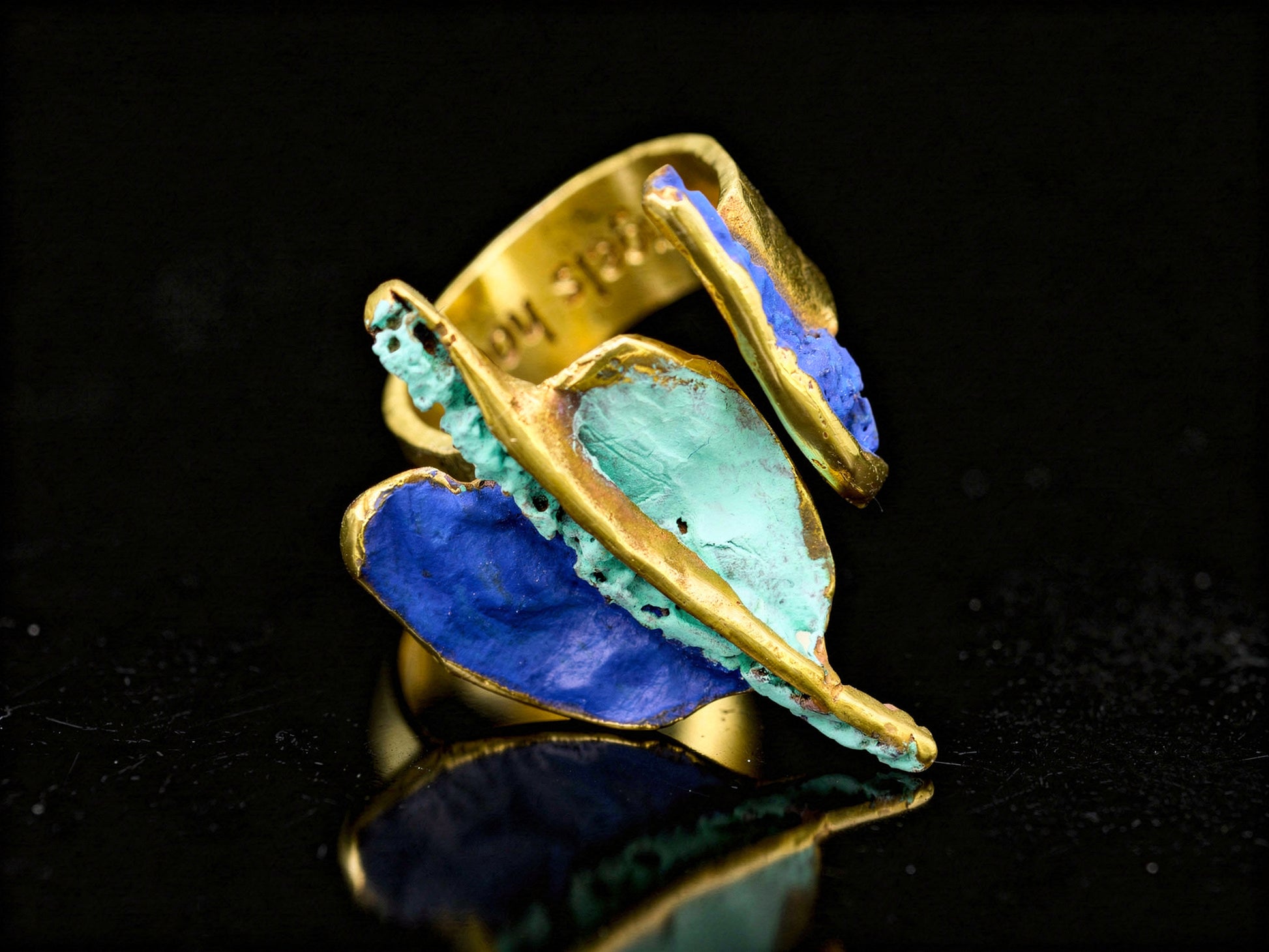 Gaudi Ring side view with sculptural profile