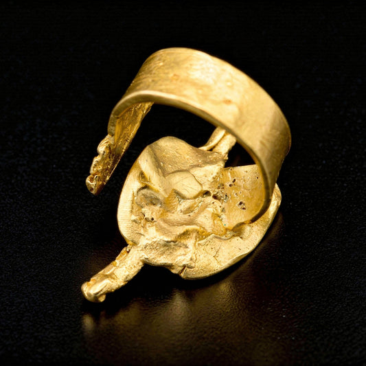 18K Gold Gaudi Ring in gold-plated metal with Gaudí-inspired design