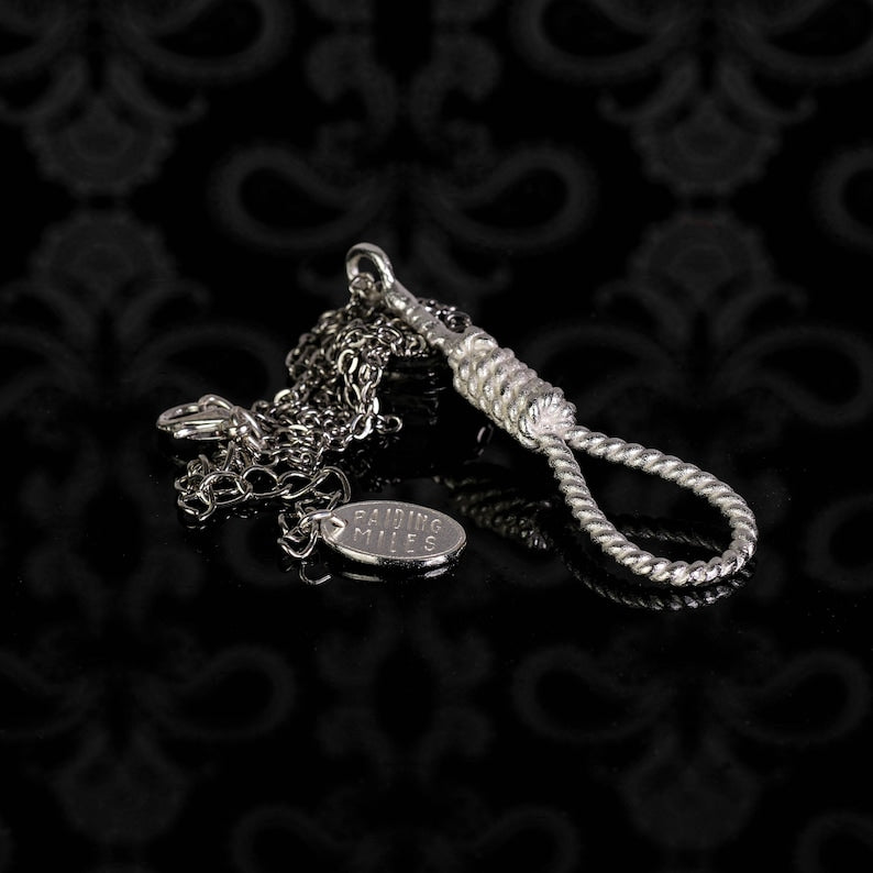 Goth Rope Pendant Necklace in bronze with gothic design