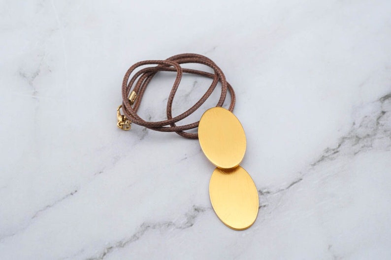 Dynamic Oval Necklace handcrafted in Barcelona