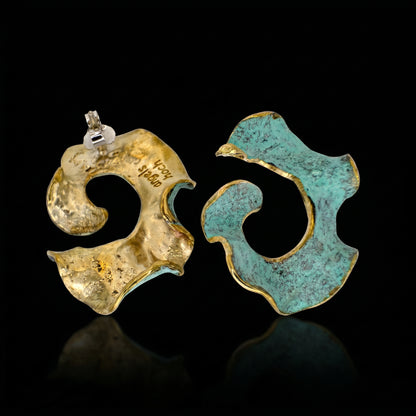 Eterna C earrings set: gold-tone and turquoise enamel, sculpted openwork ring shapes