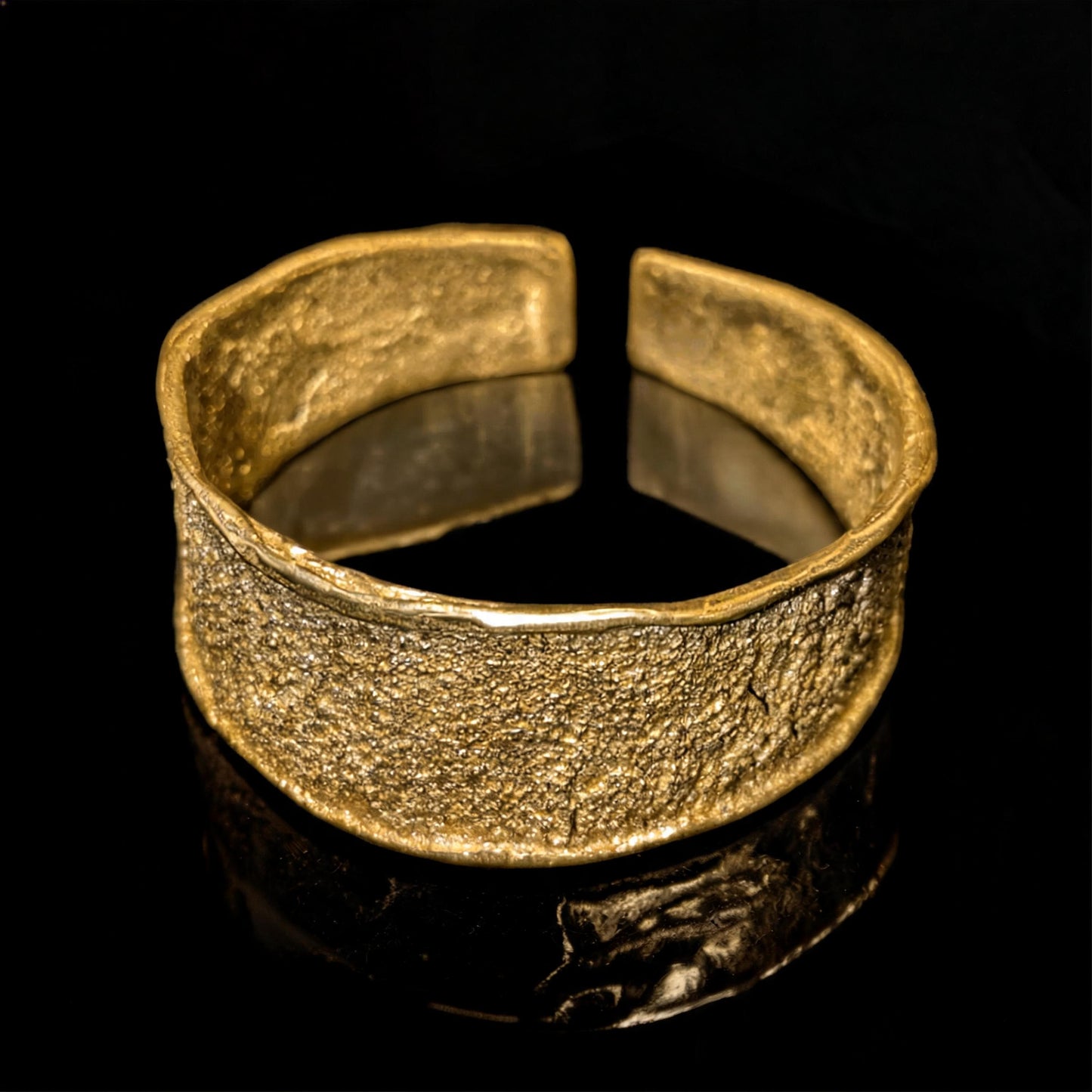 18K Aurum Circulus bracelet, wide hammered gold cuff with inner smooth band