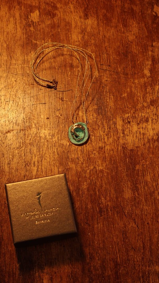 Ona Viva Necklace product video