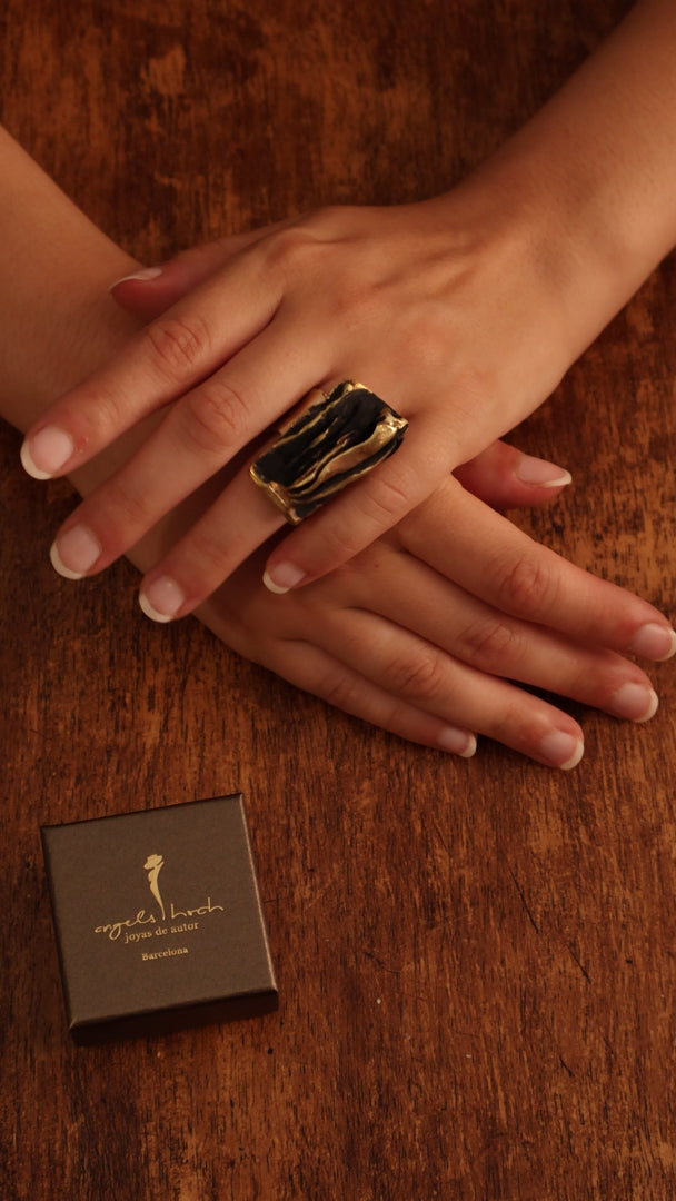 Modernist Edge Ring product video