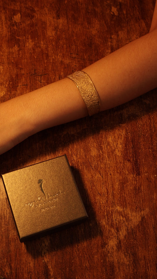 18K Aurum Circulus Bracelet product video