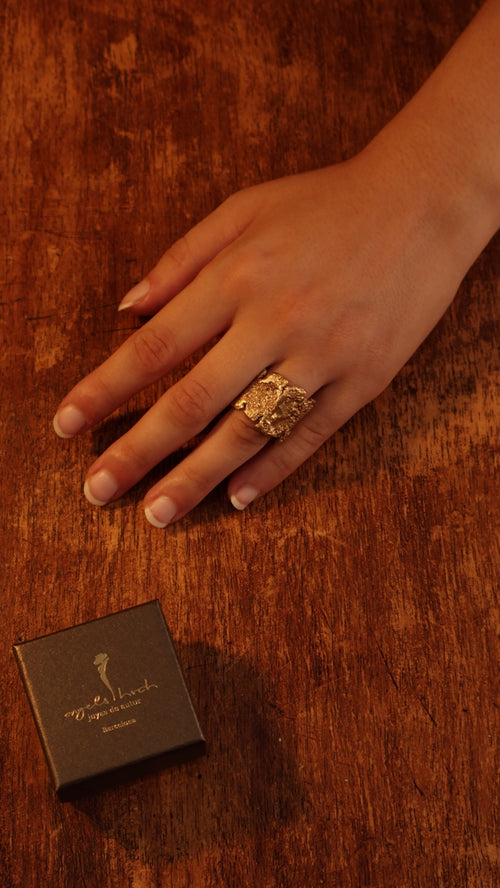 18K Terra Viva Ring product video