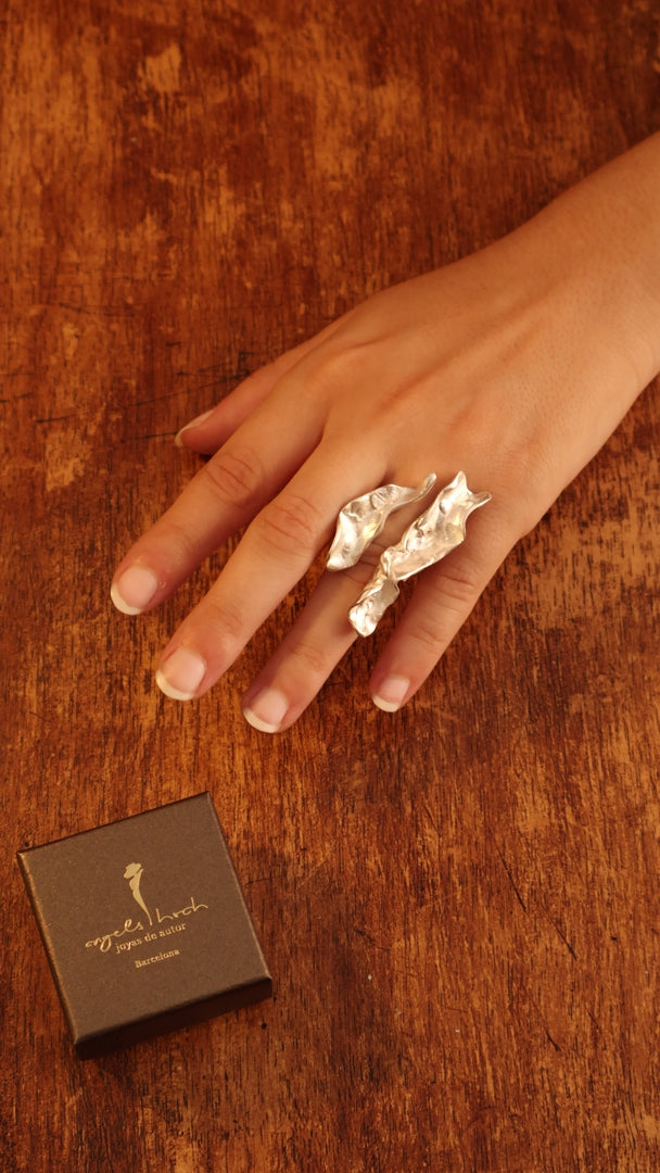 Silver Different Waves Ring product video