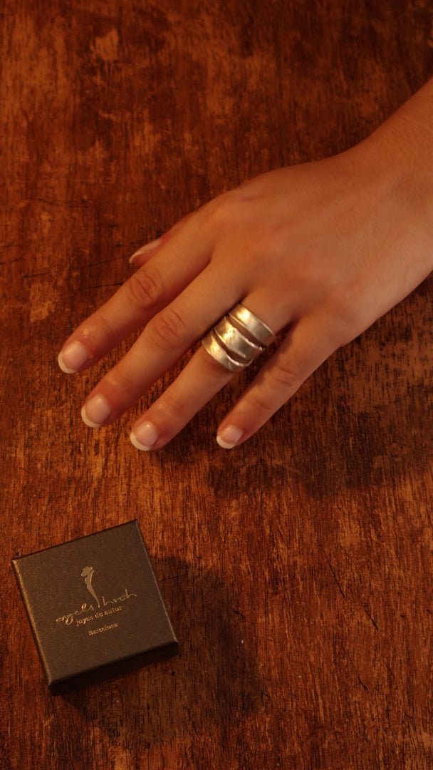 Silver Trifora Ring product video